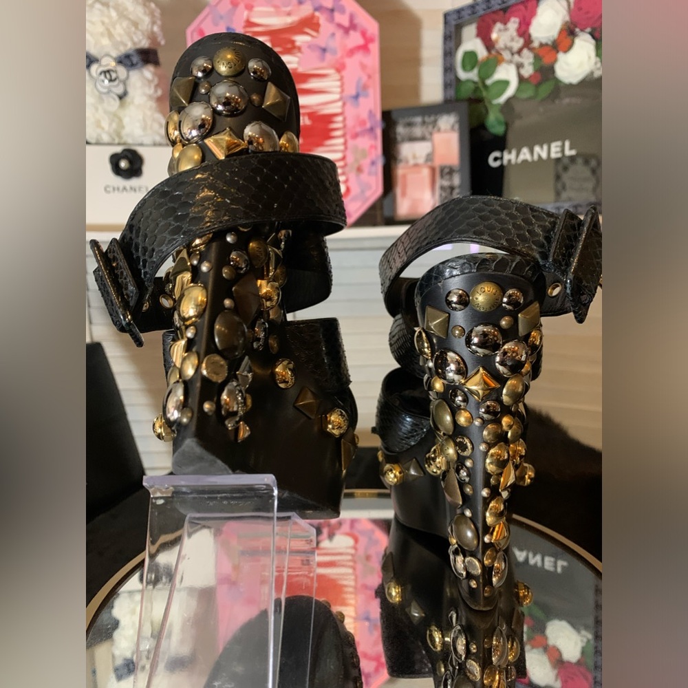 GUC💝Louis Vuitton studded sandals. - Picture 5 of 17